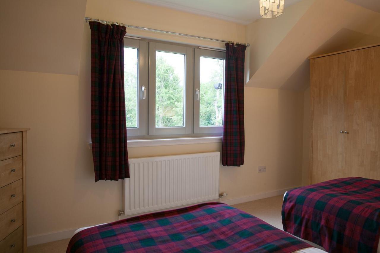 Loch Ness Abbey Cottages Fort Augustus Ngoại thất bức ảnh